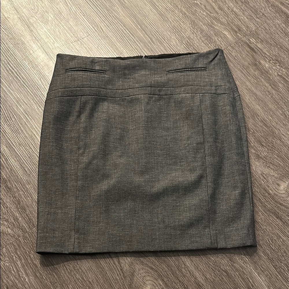 Express Classic Gray Women's Skirt size Medium EUC
